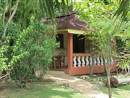 Alonaland Resort Apartelle