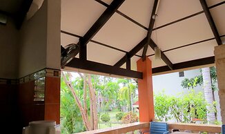 Alonaland Resort Apartelle