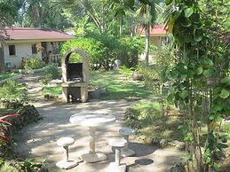 Alonaland Resort Apartelle