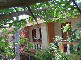 Alonaland Resort Apartelle