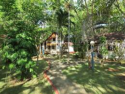 Alonaland Resort Apartelle