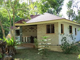 Alonaland Resort Apartelle