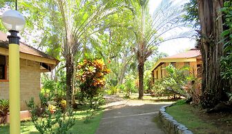 Alonaland Resort Apartelle