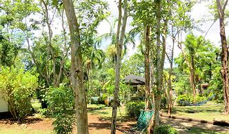 Alonaland Resort Apartelle