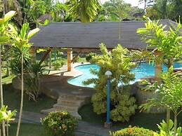 Alonaland Resort Apartelle