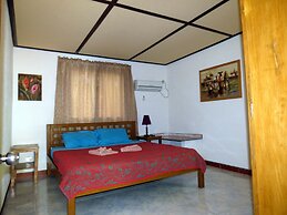 Alonaland Resort Apartelle