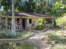 Alonaland Resort Apartelle