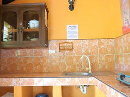 Alonaland Resort Apartelle