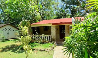 Alonaland Resort Apartelle