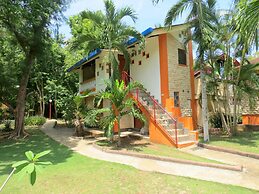 Alonaland Resort Apartelle