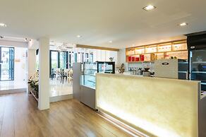 White Ivory Bed & Breakfast