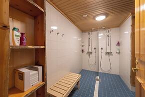 Kuukkeli Log Houses Teerenpesä