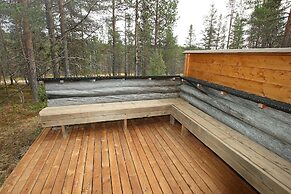 Kuukkeli Log Houses Porakka Inn