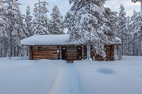 Kuukkeli Log Houses Porakka Inn