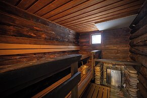 Kuukkeli Log Houses Porakka Inn