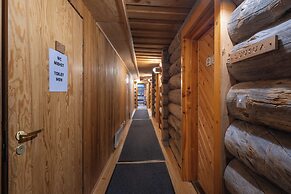 Kuukkeli Log Houses Porakka Inn