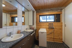 Kuukkeli Log Houses Porakka Inn