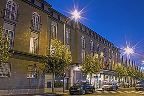 Hotel  Madrid Parla