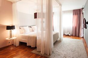 BYPILLOW Villa Lorena