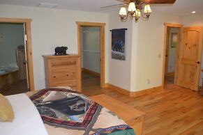 The Esmeralda Inn at Lake Lure