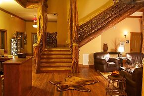 The Esmeralda Inn at Lake Lure