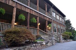 The Esmeralda Inn at Lake Lure