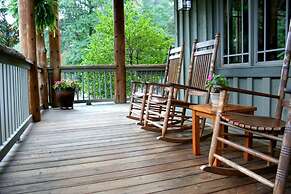 The Esmeralda Inn at Lake Lure