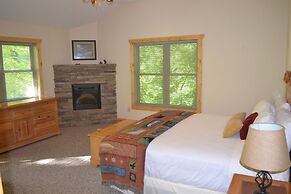 The Esmeralda Inn at Lake Lure