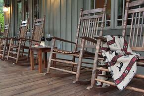 The Esmeralda Inn at Lake Lure