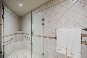 Papagayo Golden Palms Beachfront Hotel