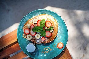 Papagayo Golden Palms Beachfront Hotel