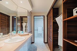 Papagayo Golden Palms Beachfront Hotel