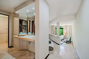 Papagayo Golden Palms Beachfront Hotel