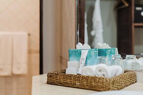 Papagayo Golden Palms Beachfront Hotel