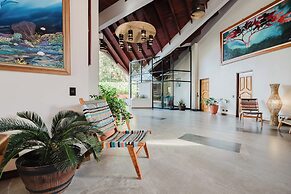 Papagayo Golden Palms Beachfront Hotel