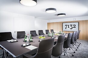 7132 Hotel