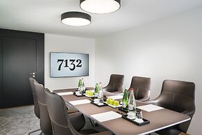 7132 Hotel
