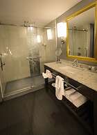 The Guest House at Graceland