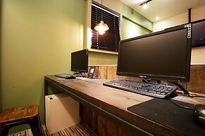 Achasan Station Wall Hotel