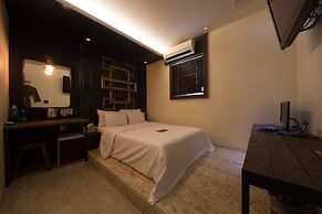 Achasan Station Wall Hotel