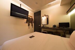 Achasan Station Wall Hotel