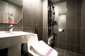 Achasan Station Wall Hotel