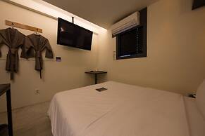 Achasan Station Wall Hotel