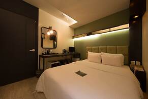 Achasan Station Wall Hotel