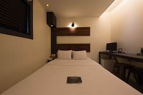 Achasan Station Wall Hotel