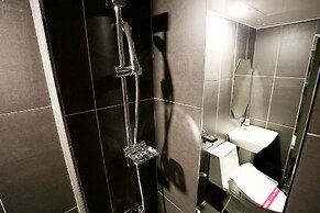 Achasan Station Wall Hotel