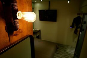 Achasan Station Wall Hotel