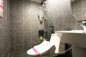 Achasan Station Wall Hotel