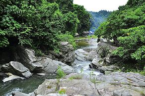 BADLADZ Staycation Condos