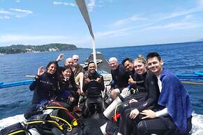 BADLADZ Staycation Condos